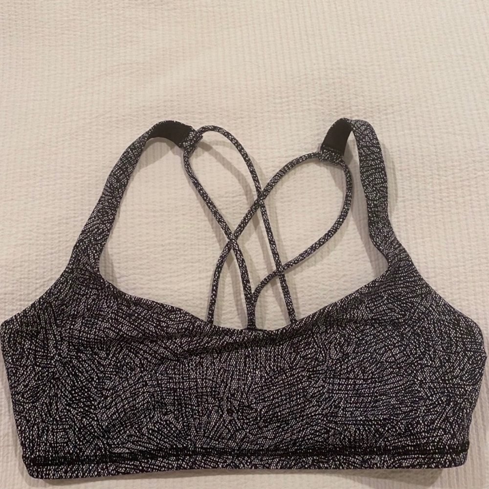 Lululemon Free To Be Sportsbra